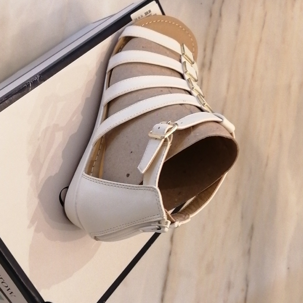 Sandals - Picture 4 of 4